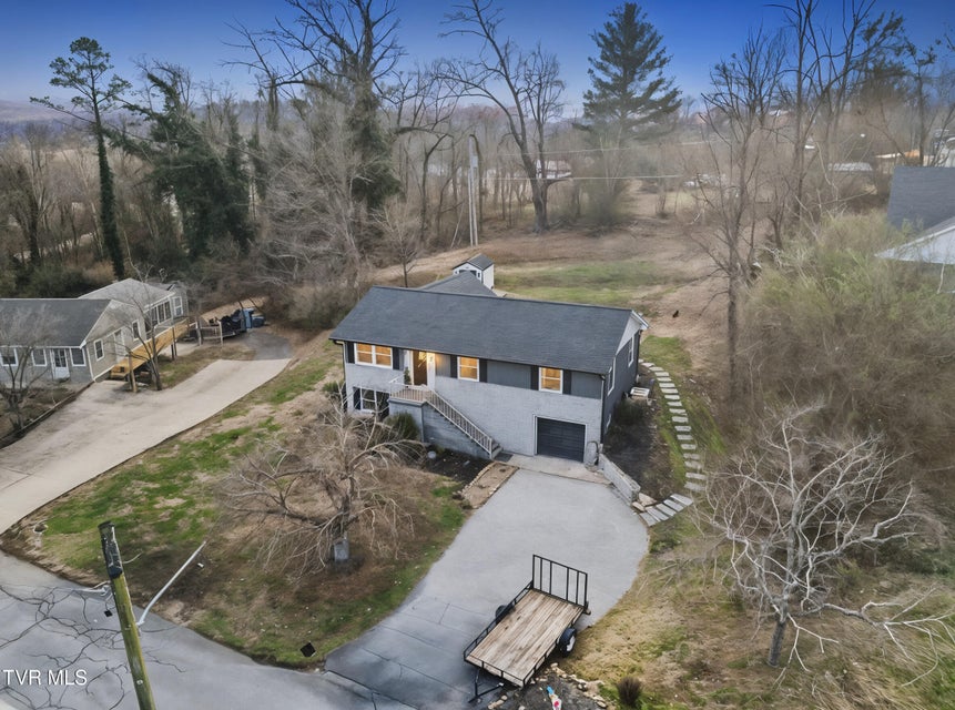 Photo #7: 220 Susong Lane