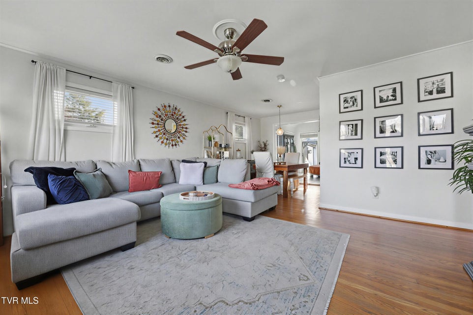 Photo #10: 220 Susong Lane