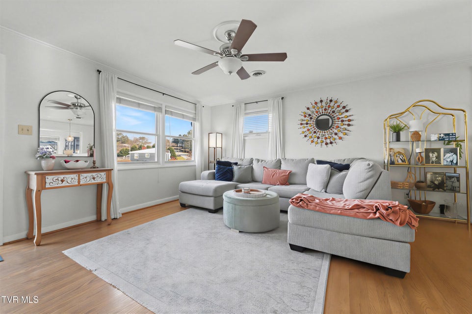 Photo #11: 220 Susong Lane