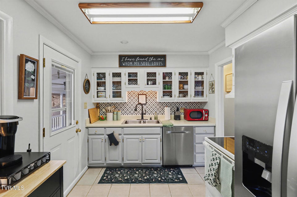 Photo #14: 220 Susong Lane