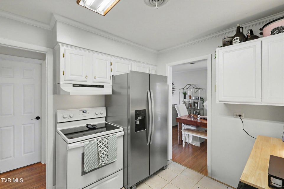 Photo #15: 220 Susong Lane