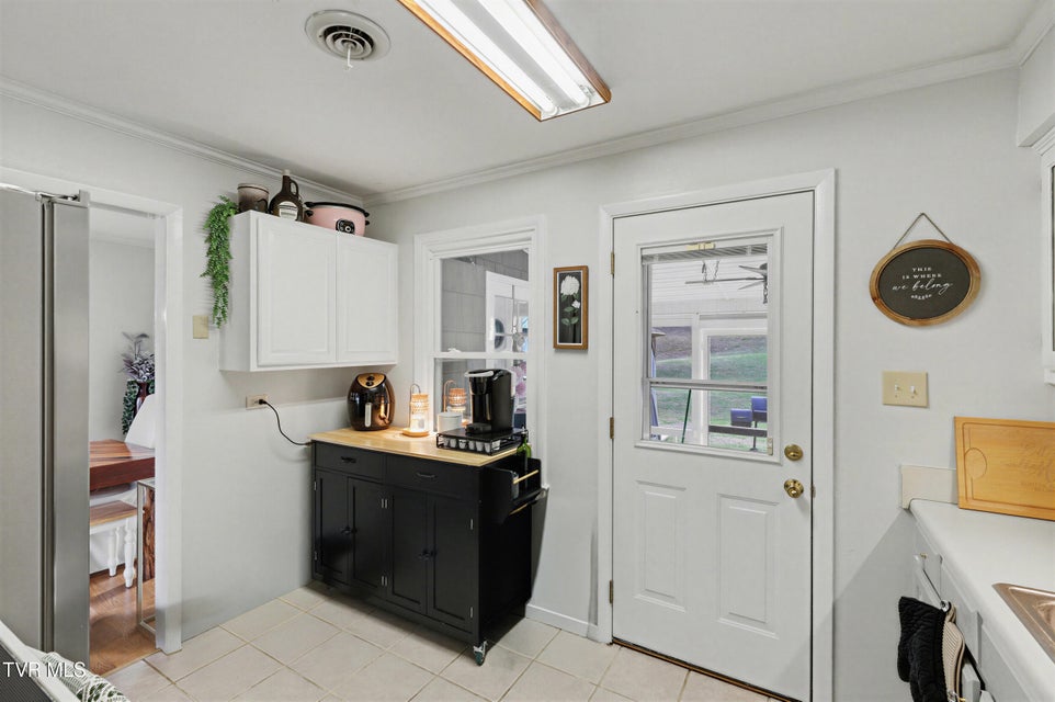 Photo #16: 220 Susong Lane