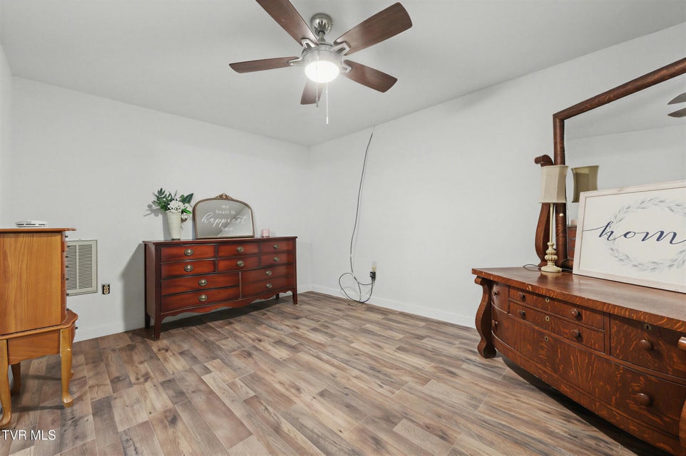 Photo #35: 220 Susong Lane