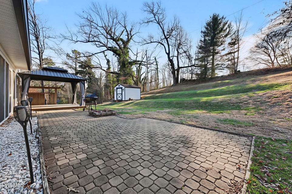 Photo #5: 220 Susong Lane