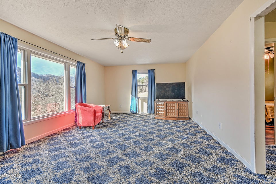 Photo #5: 202 Timber Ridge Lane