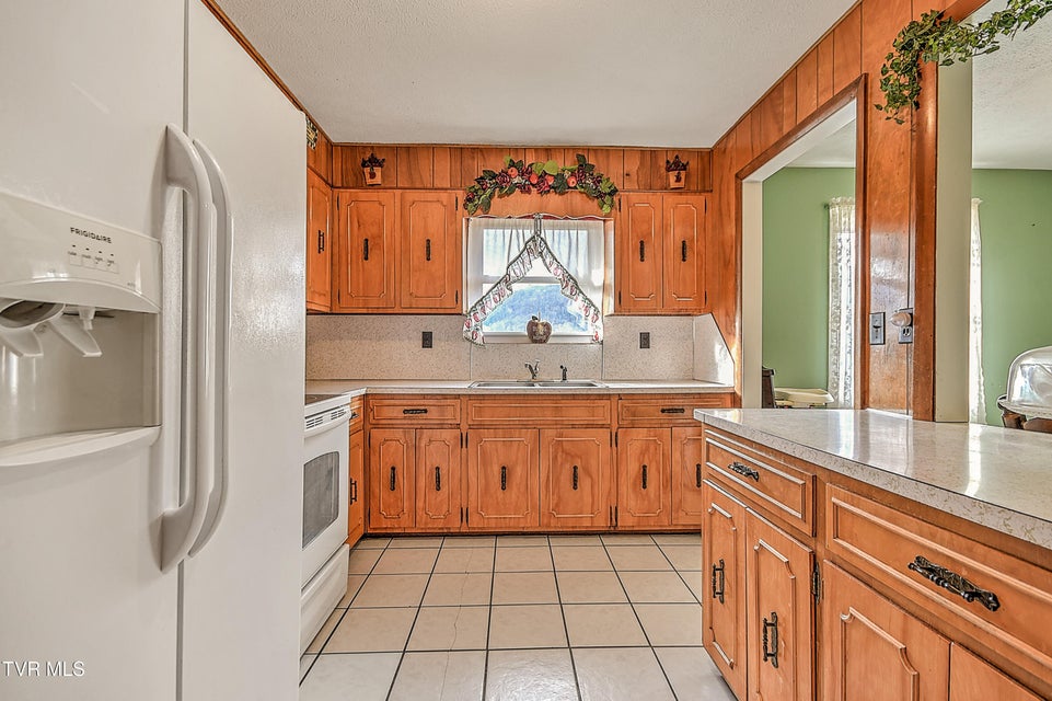 Photo #11: 202 Timber Ridge Lane