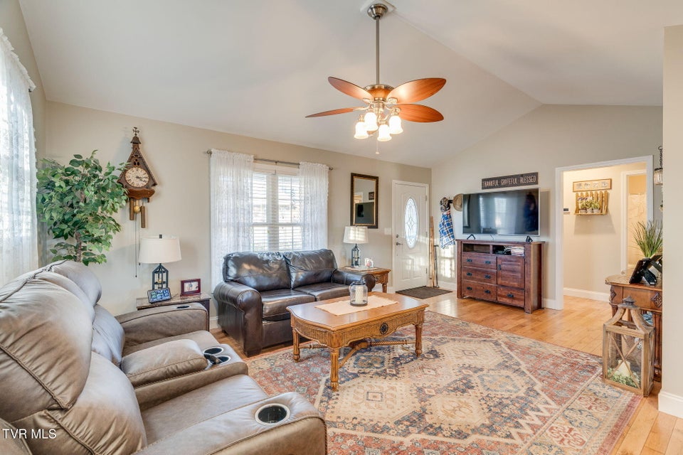 Photo #7: 205 Dawn Drive