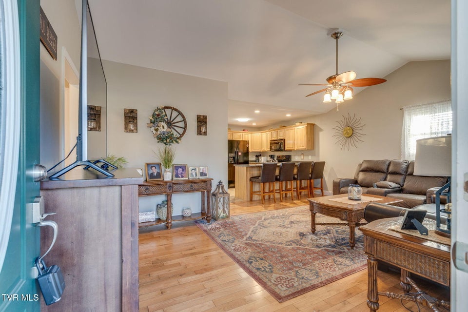 Photo #4: 205 Dawn Drive