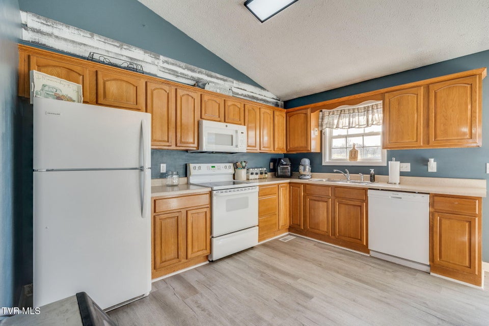 Photo #8: 1449 Independence Avenue