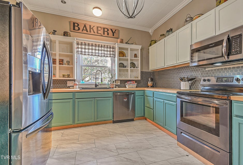 Photo #8: 630 Maple Street