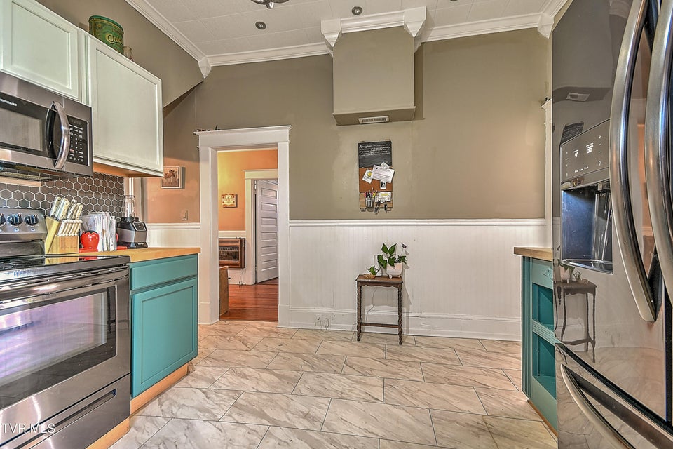 Photo #9: 630 Maple Street