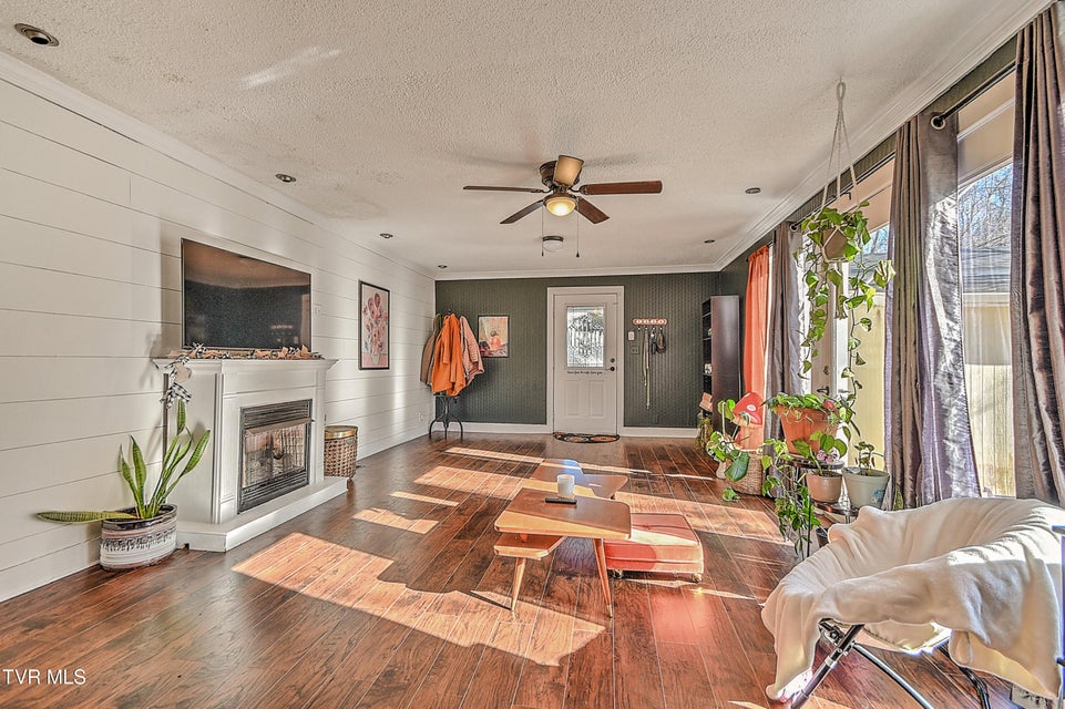 Photo #10: 630 Maple Street