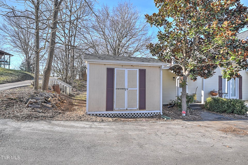 Photo #37: 630 Maple Street