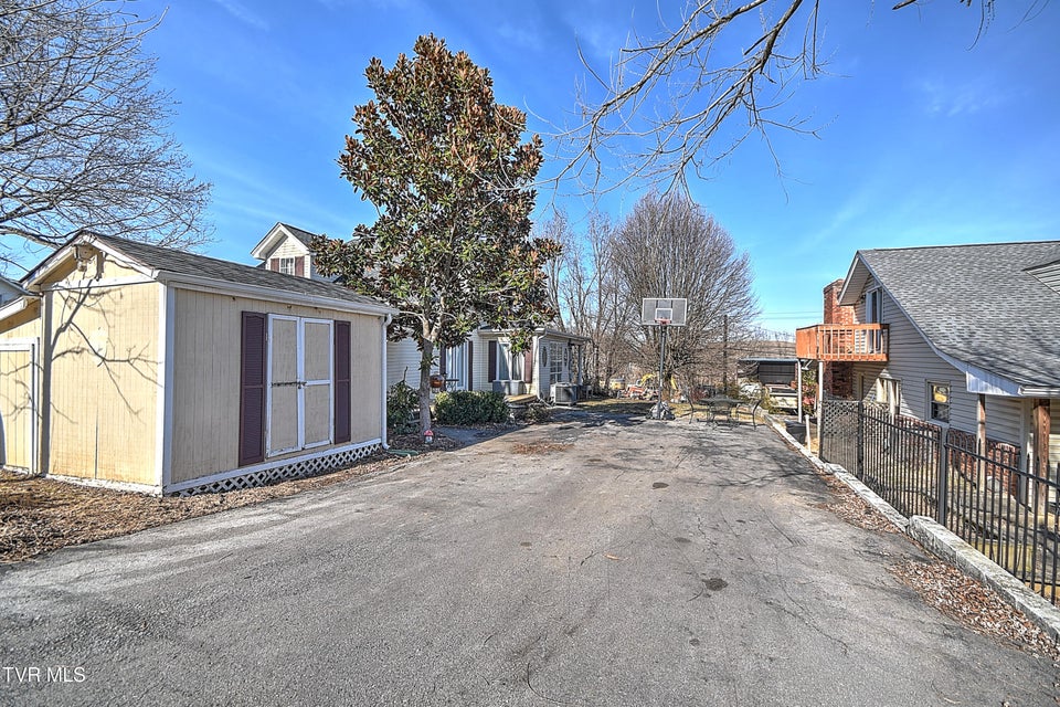 Photo #39: 630 Maple Street