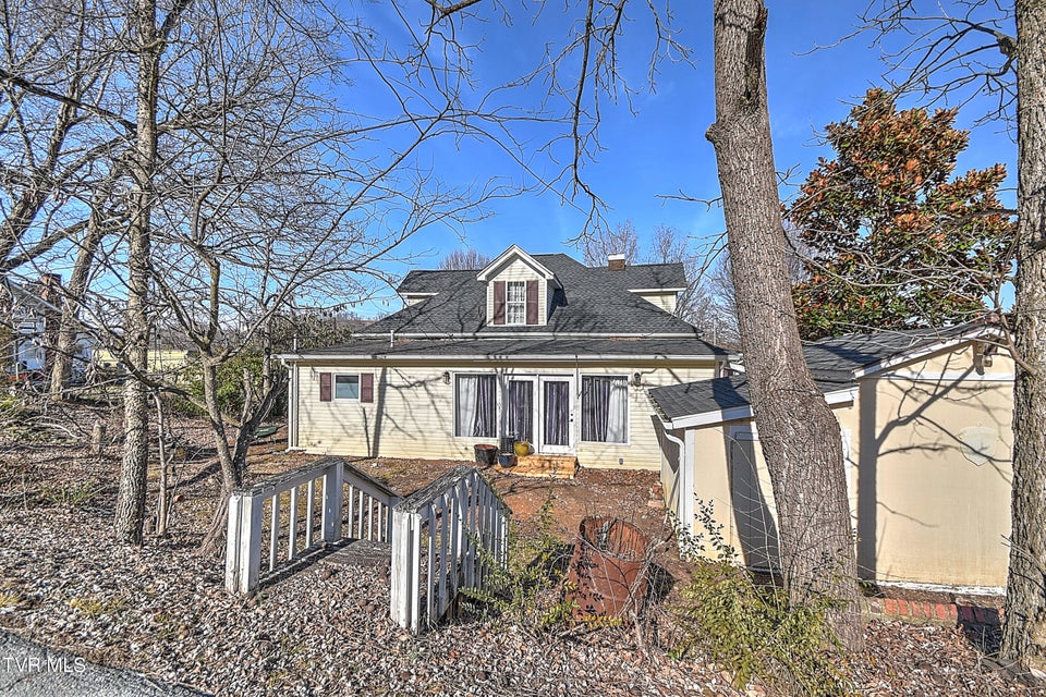 Photo #41: 630 Maple Street