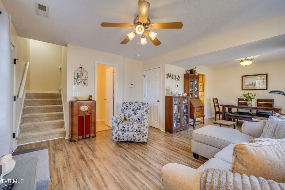 Photo #8: 516 Plymouth Road