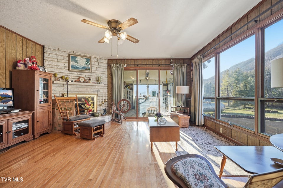 Photo #17: 5831 Powell Valley Road