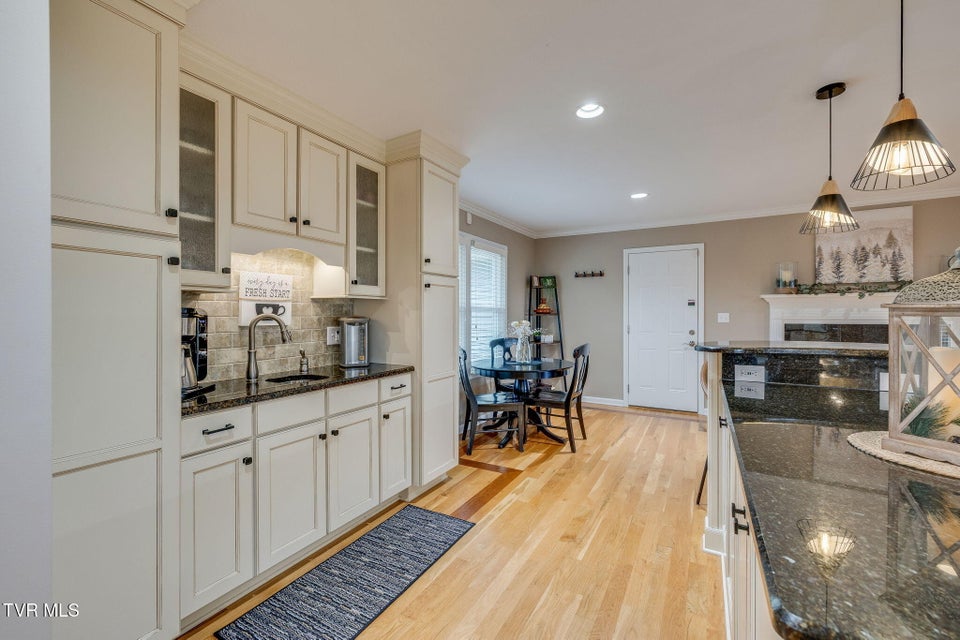 Photo #11: 512 Hideaway Farm Road