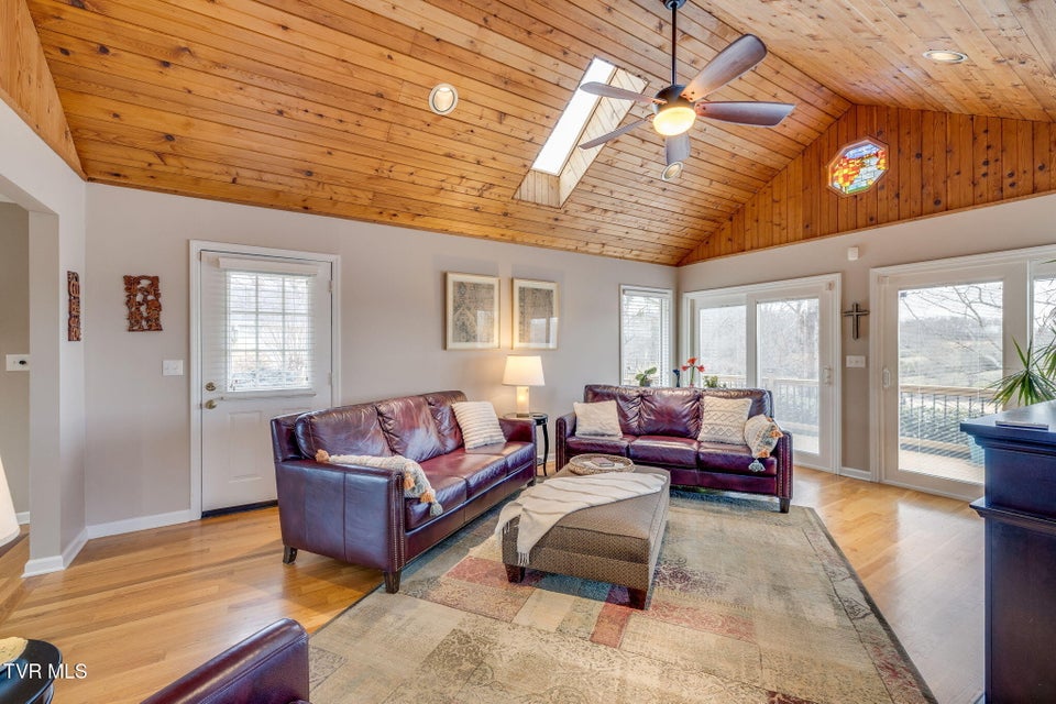 Photo #18: 512 Hideaway Farm Road