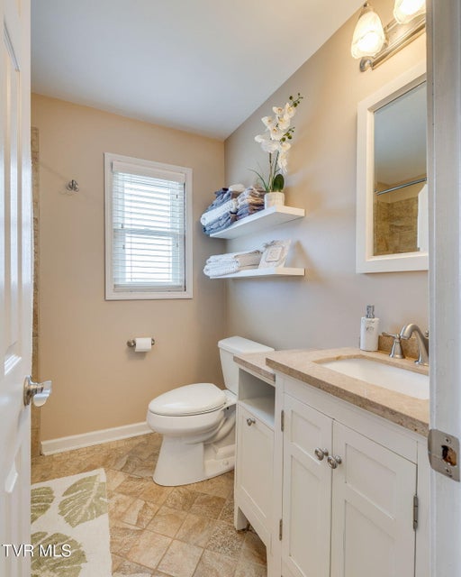 Photo #32: 512 Hideaway Farm Road