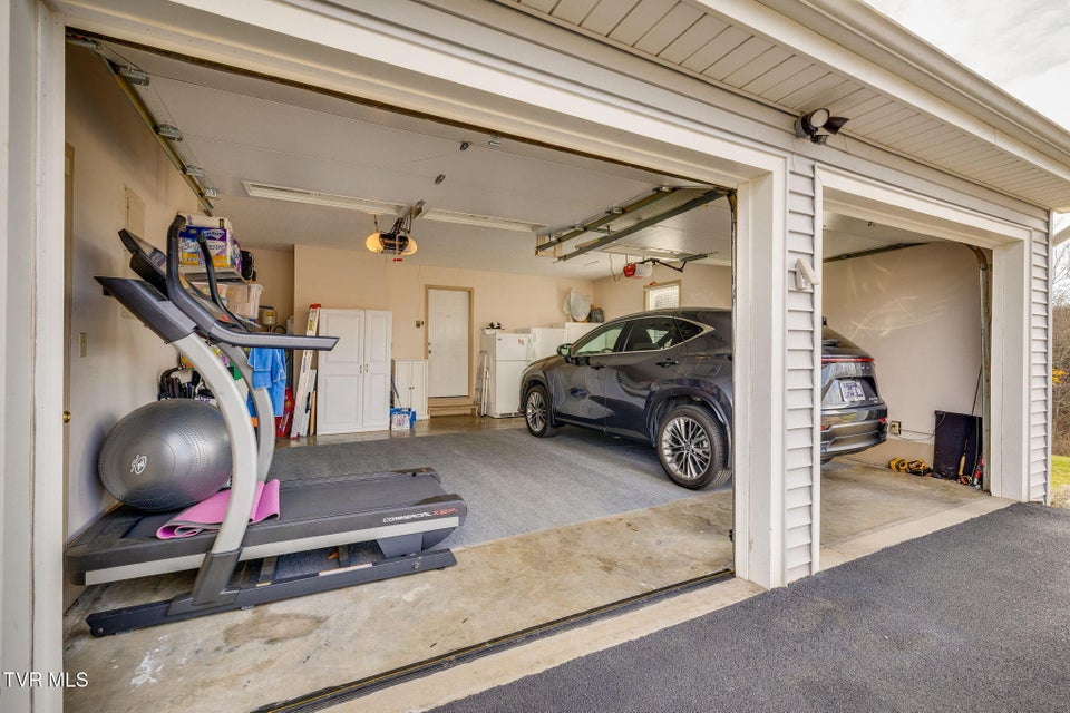 Photo #38: 512 Hideaway Farm Road