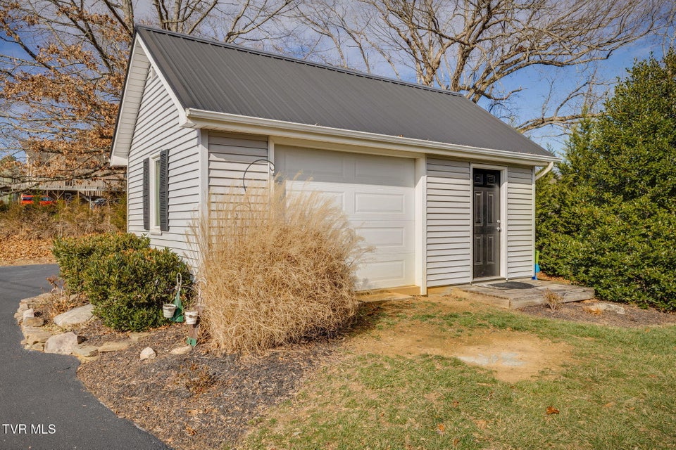 Photo #40: 512 Hideaway Farm Road