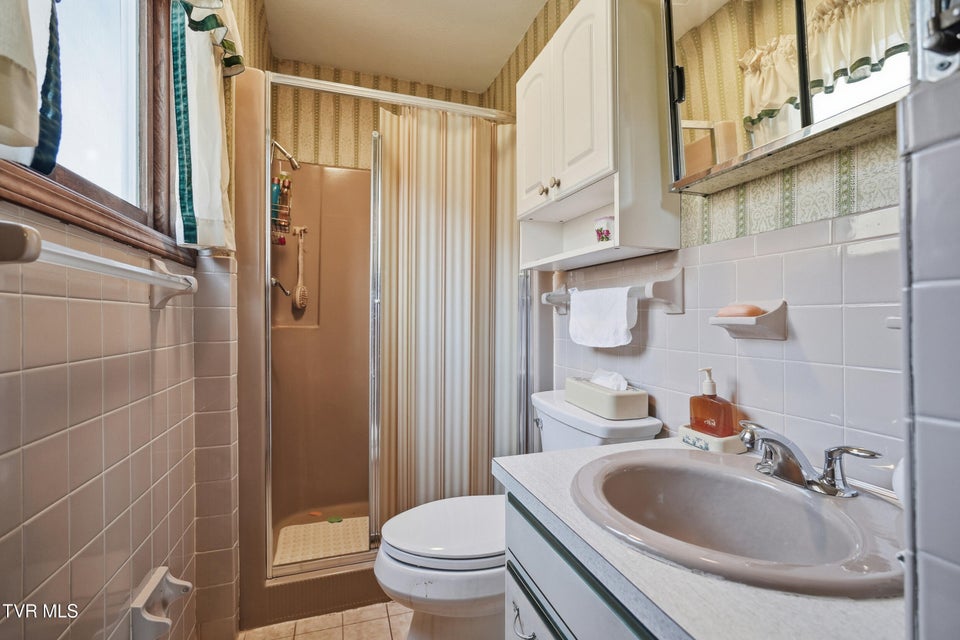 Photo #32: 5831 Powell Valley Road