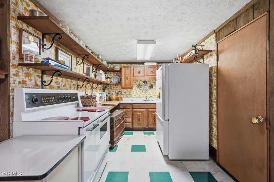 Photo #36: 5831 Powell Valley Road