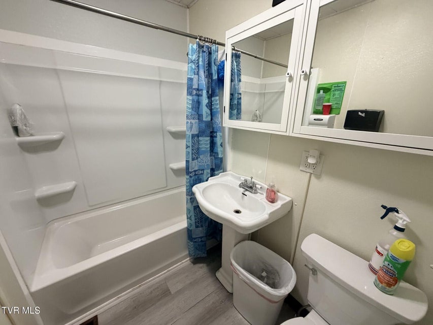 Photo #32: 404 Hurricane Road