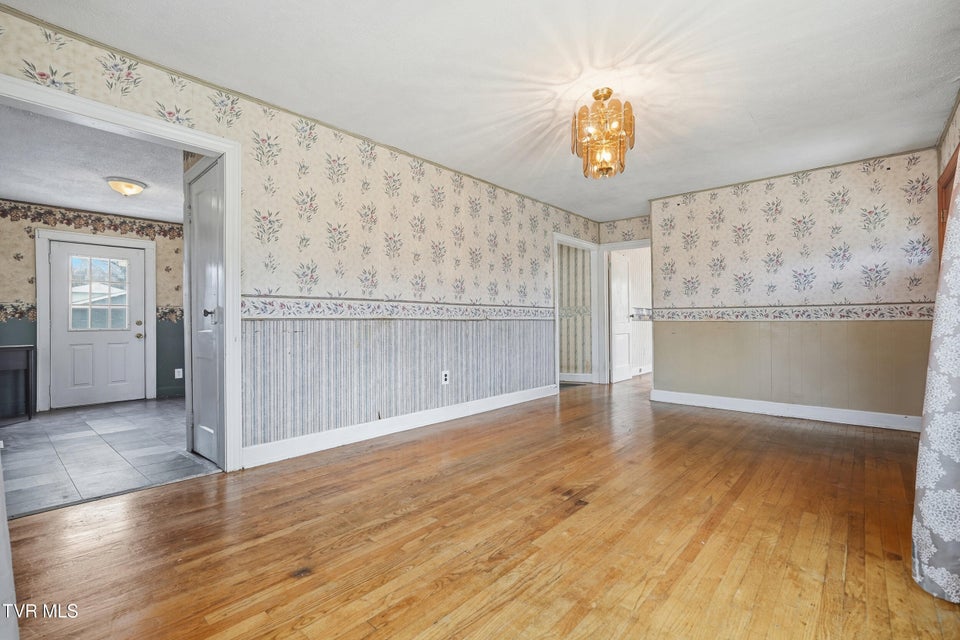 Photo #11: 1501 Kentucky Avenue