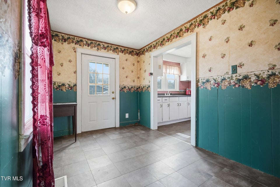 Photo #12: 1501 Kentucky Avenue