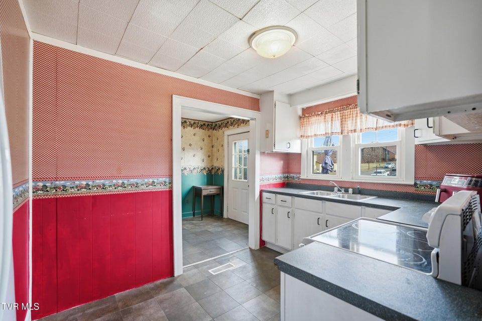 Photo #16: 1501 Kentucky Avenue