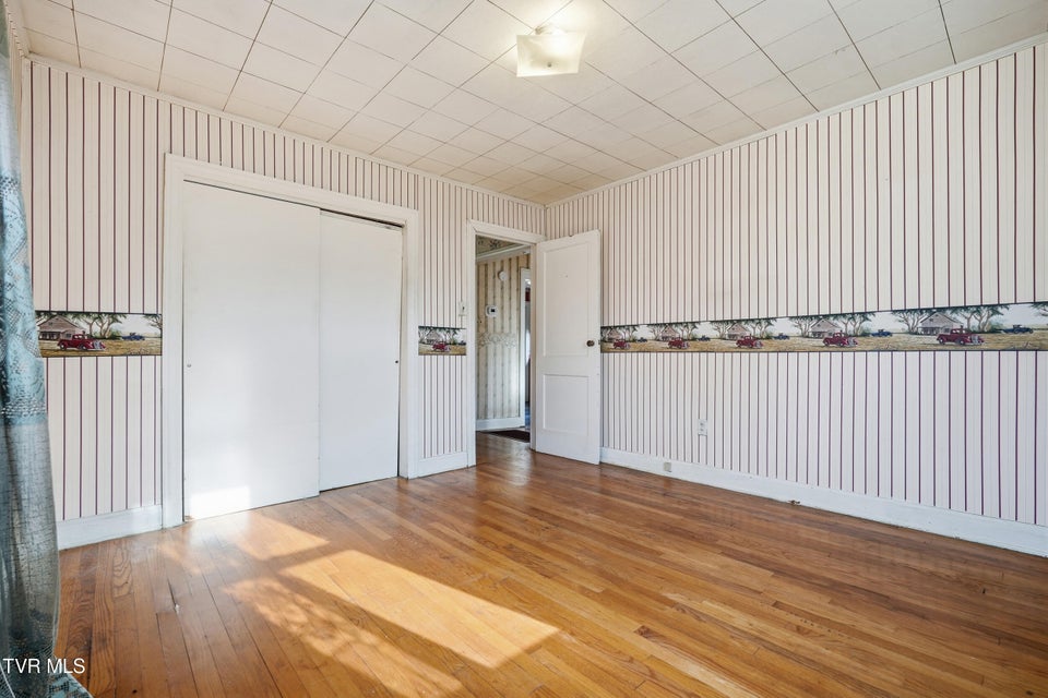 Photo #18: 1501 Kentucky Avenue