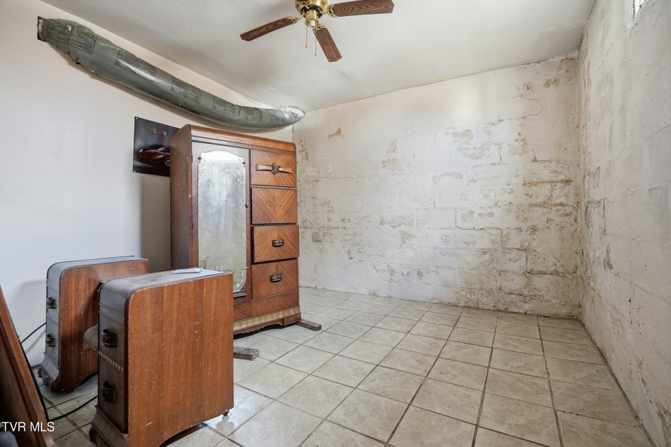 Photo #27: 1501 Kentucky Avenue