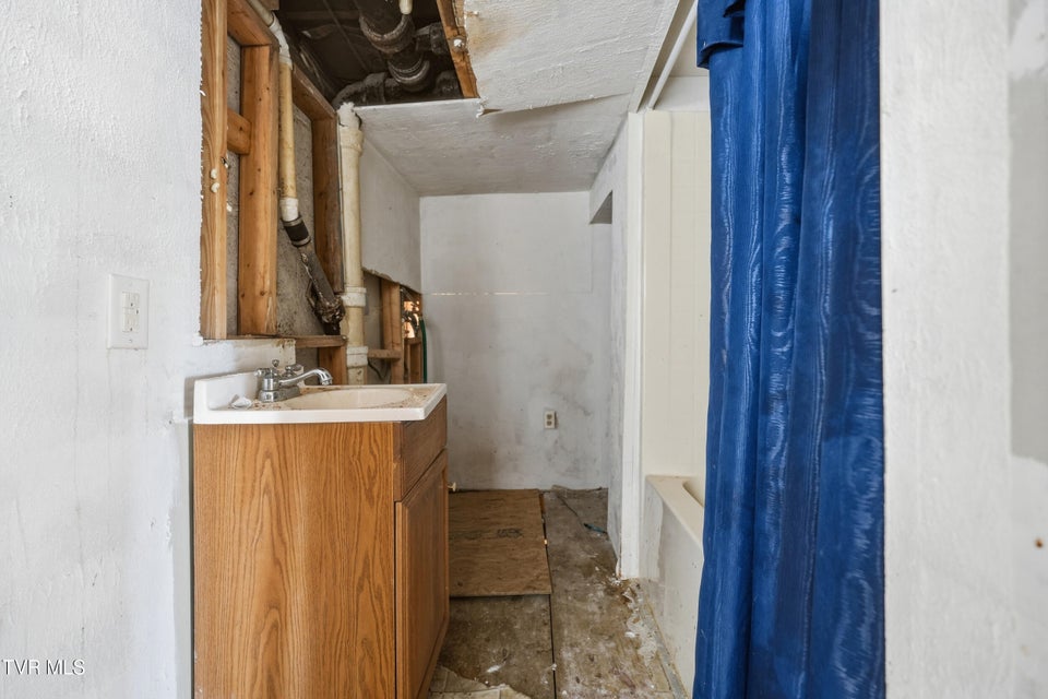 Photo #28: 1501 Kentucky Avenue