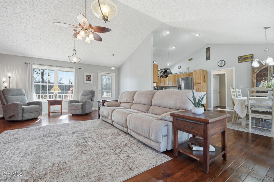 Photo #10: 104 Wise Lane