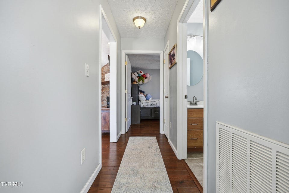 Photo #20: 104 Wise Lane