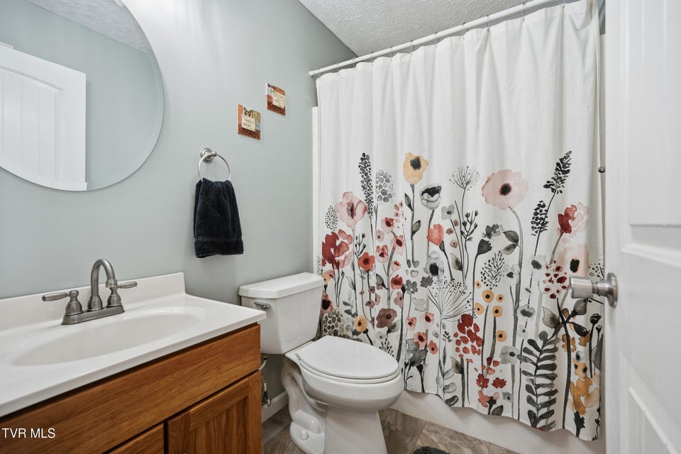 Photo #19: 104 Wise Lane