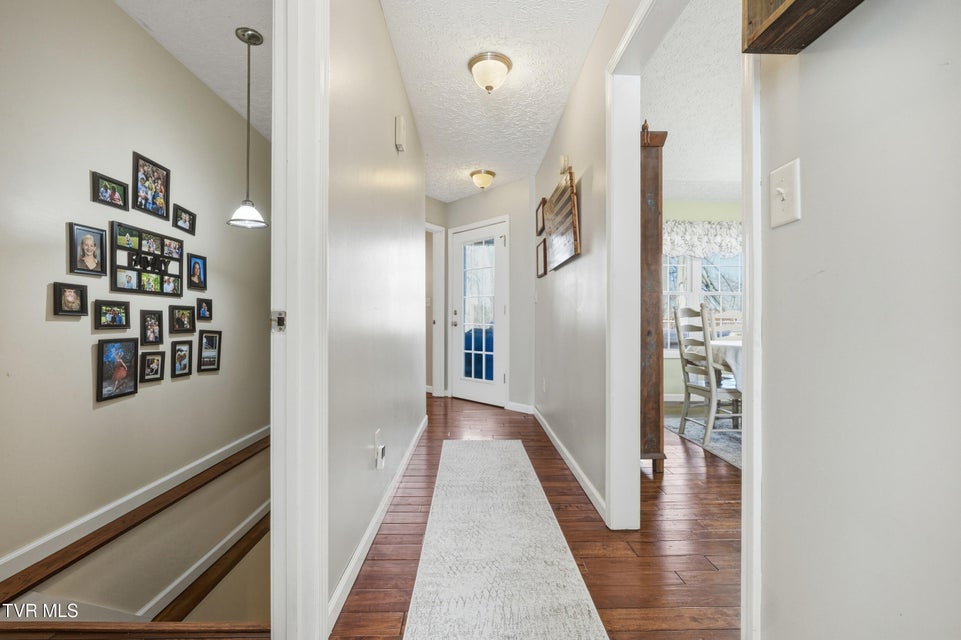 Photo #28: 104 Wise Lane