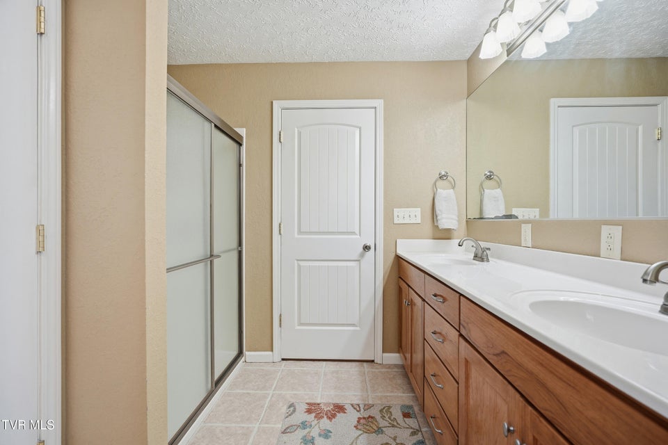 Photo #26: 104 Wise Lane