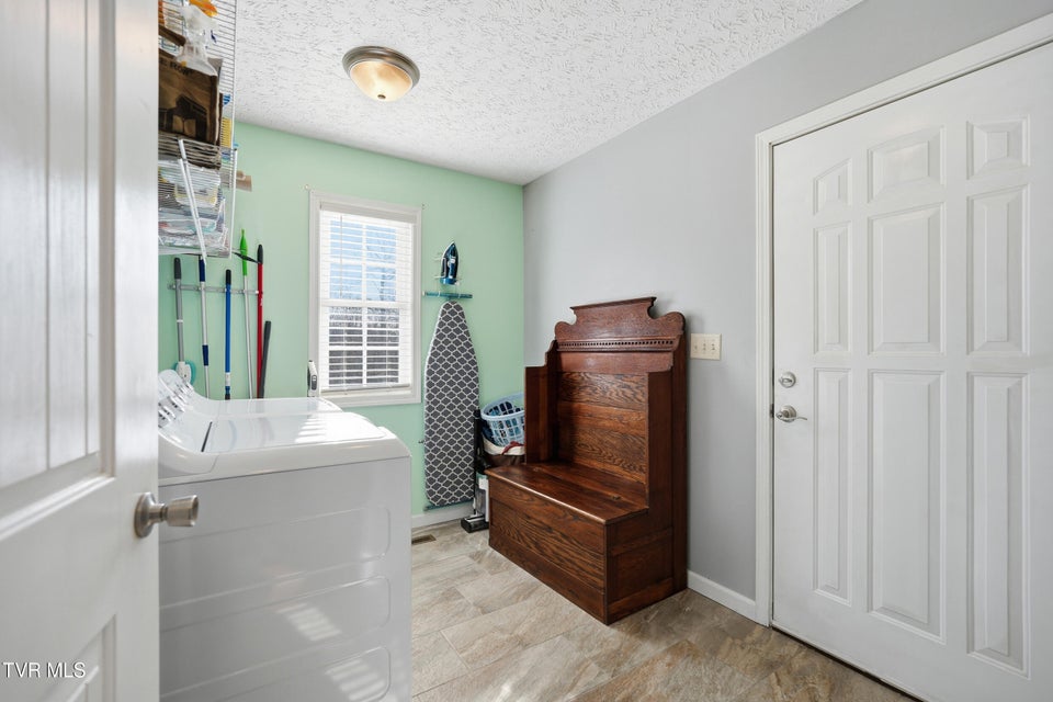 Photo #40: 104 Wise Lane