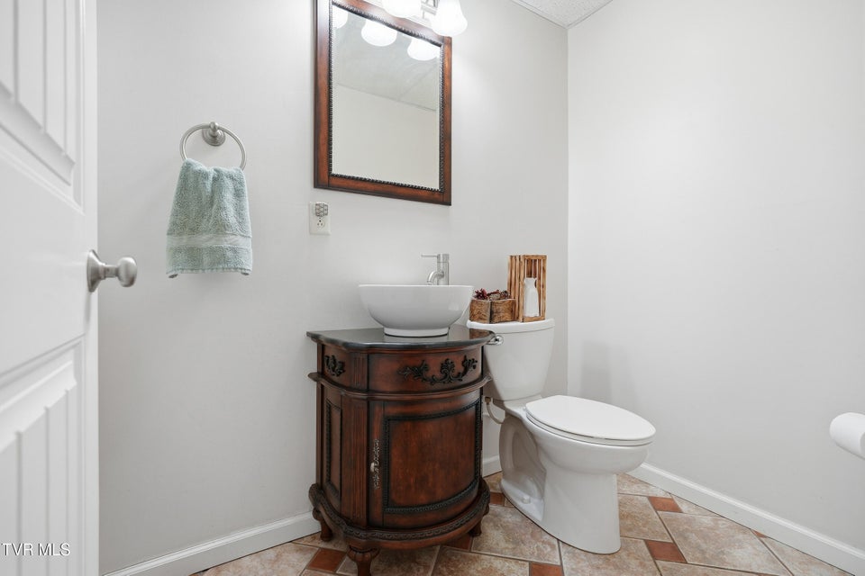 Photo #35: 104 Wise Lane