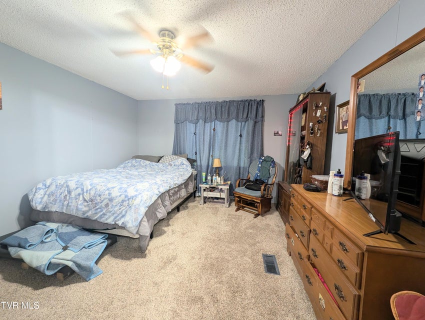 Photo #27: 188 Boggs Hill