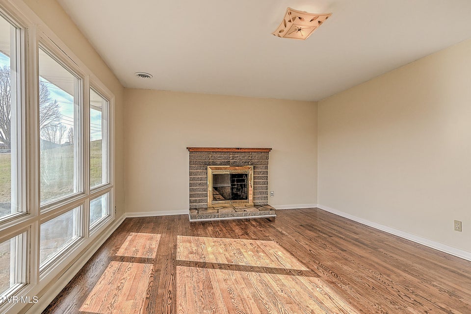 Photo #10: 481 Knobview Road