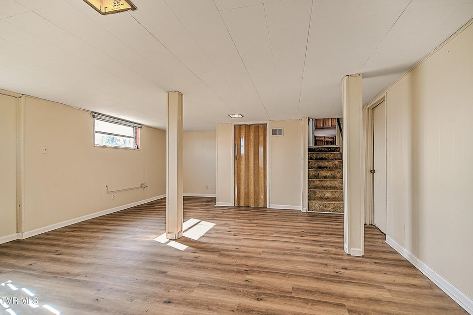 Photo #32: 481 Knobview Road