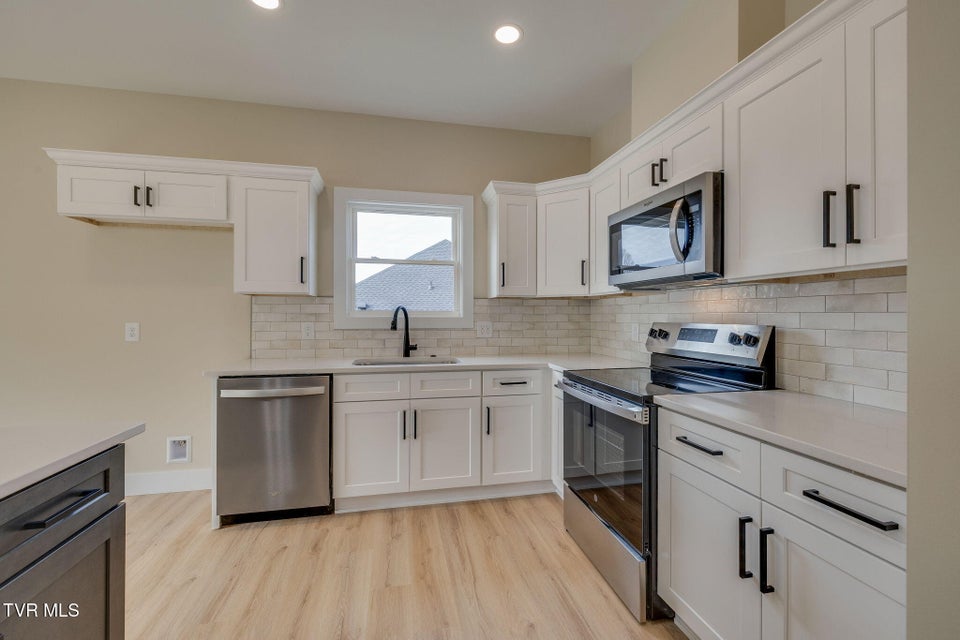 Photo #16: 488 Middays Rest