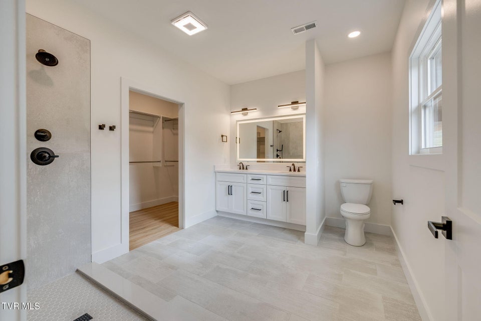 Photo #19: 474 Middays Rest 