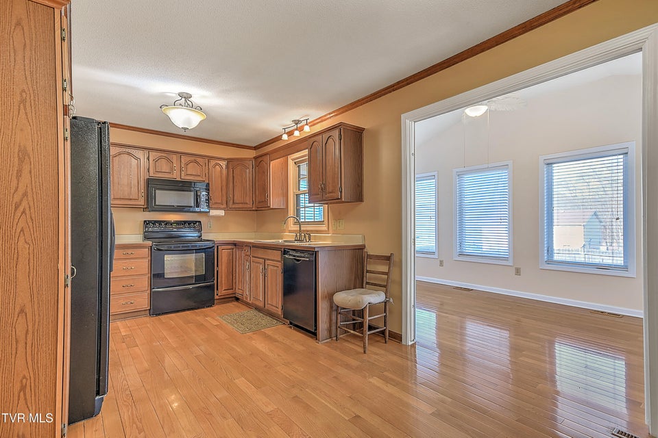 Photo #16: 325 Mayfield Drive