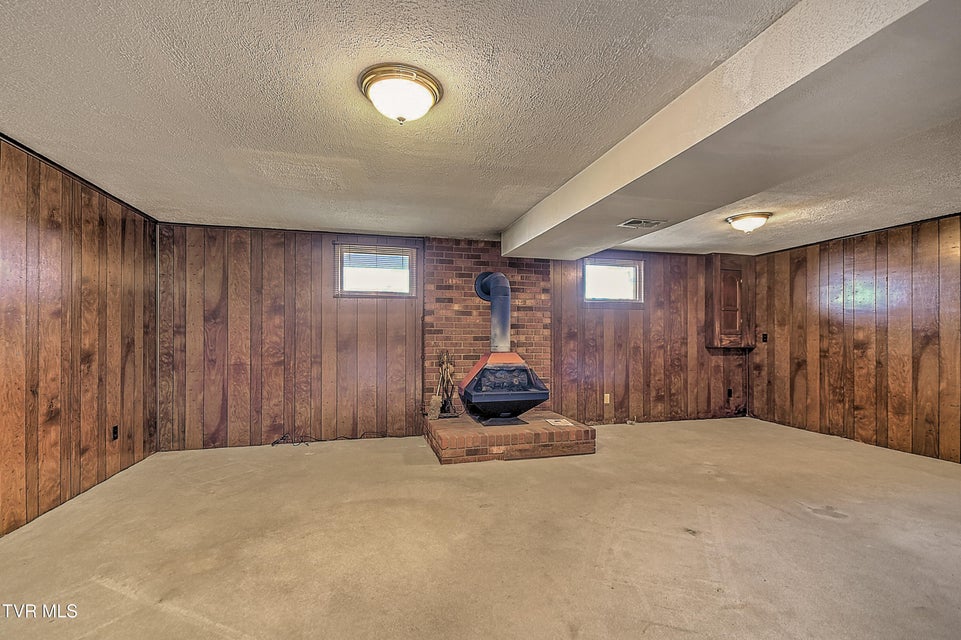 Photo #31: 325 Mayfield Drive