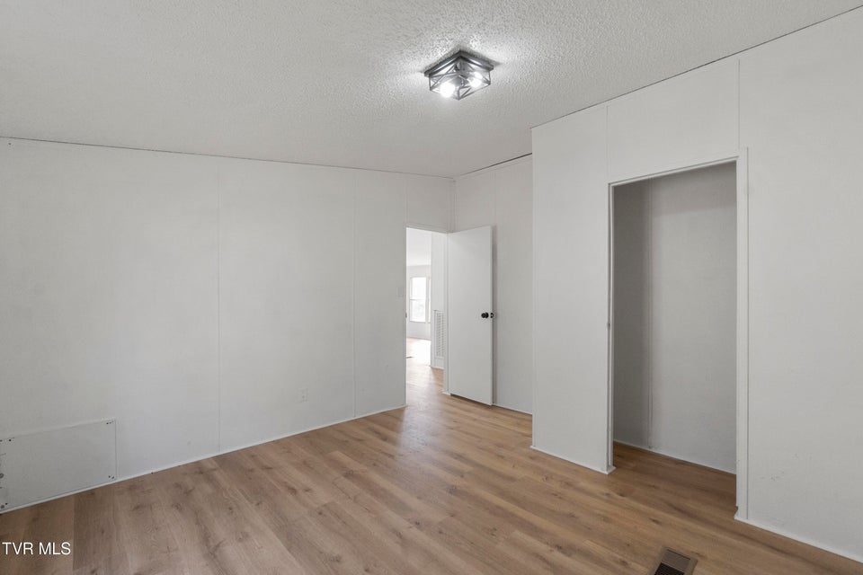 Photo #34: 3023 Davy Crockett Parkway